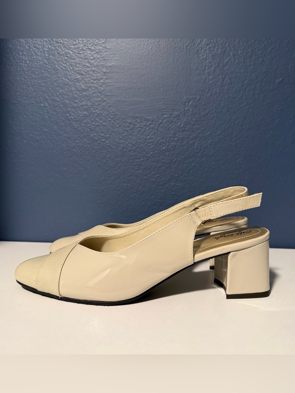 Soft Style by Hush Puppies Cream Dalek Slingback Pumps Block Heel Size 11